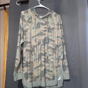 XL maurices camo sweatshirt
